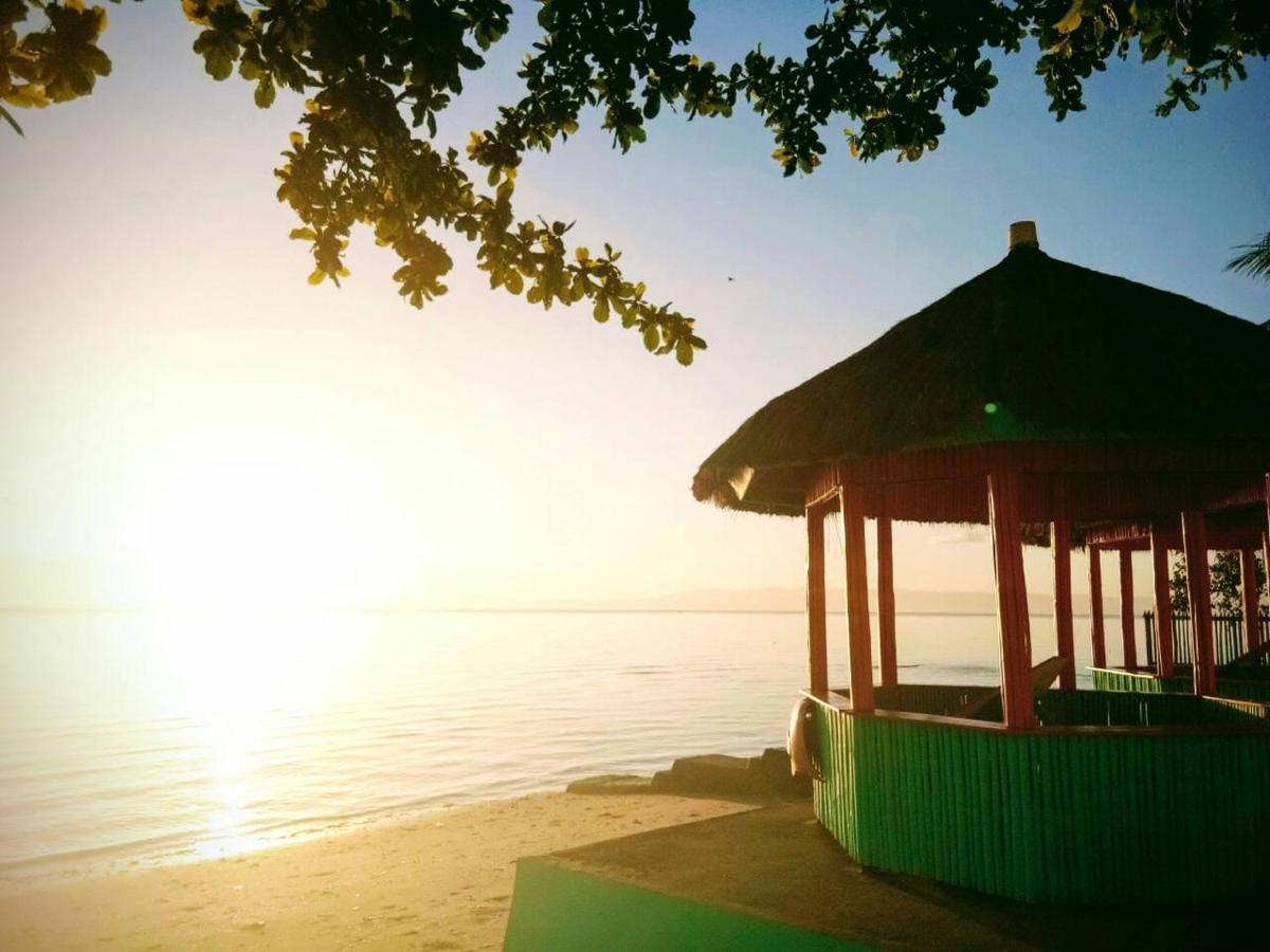 Smallfry'S Beach Resort Calatrava  Екстериор снимка
